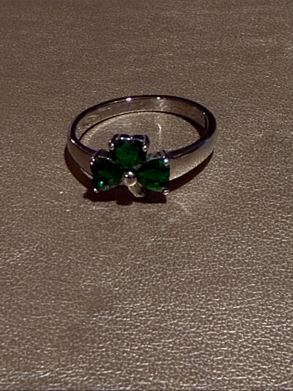 Sterling Silver Ring with Emerald Green Clover Gemstones